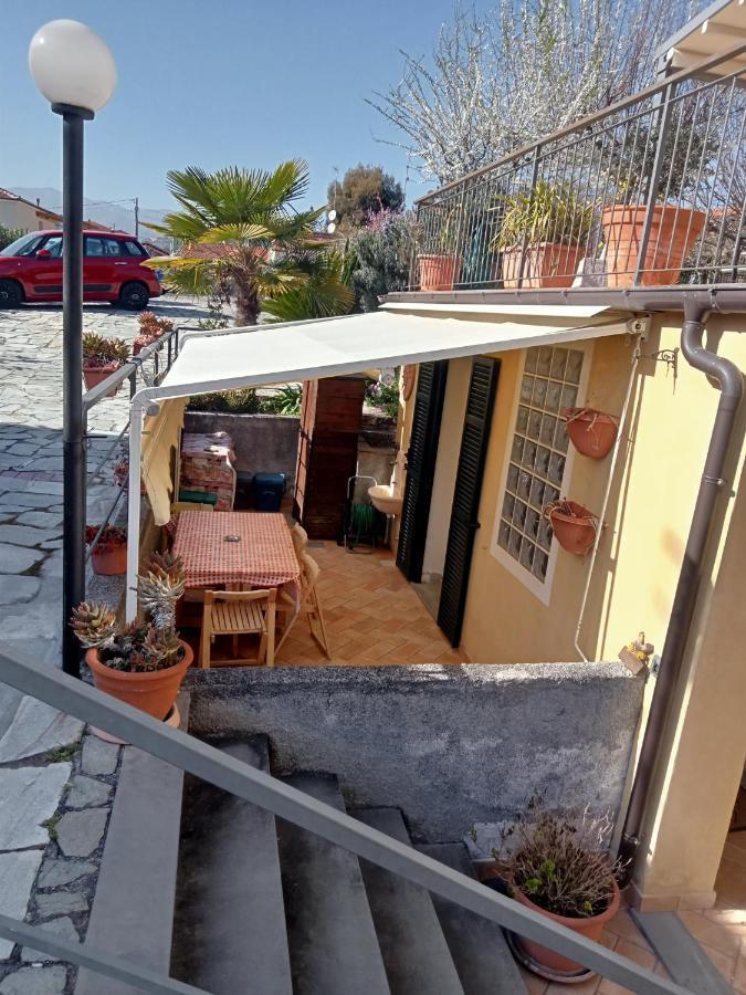 Nina House Apartment Imperia Bagian luar foto